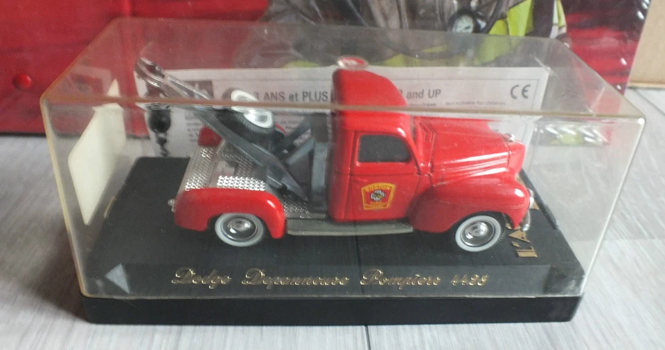 camion pompier dodge depanneuse Boston Fire - Photo 1/1