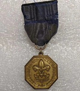 General Use Gold 1933-1954 Contest Medal Boy Scout of America BSA BP - Picture 1 of 2