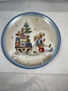 Acogedor plato de Navidad Hummel 1980 Desfile into Toyland por la hermana Berta Hummel - Imagen 1 de 2