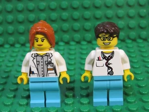 Lot 2 LEGO Minifigures CITY Doctor Paramedic Nurse Surgeon ER OR LL50 - Picture 1 of 2