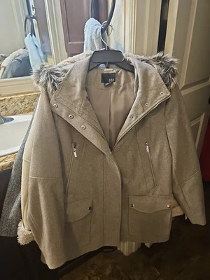Nueva con etiquetas Chaqueta Ana Talla L Mujer Gris Con Capucha de Piel Preciosa Foto 1 de 4