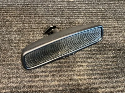 Nissan 370Z 2019 espejo retrovisor atenuado automático con cámara de reversa Foto 1 de 3