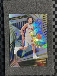 2023-24 Panini Revolution Basketball Astro Parallel #18 Cade Cunningham Pistons - Bild 1 von 2