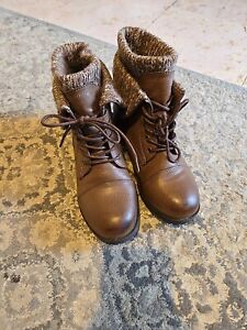 Jessica Cline Womens Brown Knit Cuff Lace Up Ankle Boots Sz 8W Great Condition