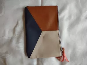 Brown And White Ipsy Cosmetic Bag - Picture 1 of 2