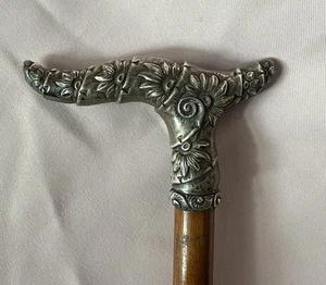 Antique Sterling Silver Handle Knobby Hardwood Shaft Walking Stick Cane Floral - Foto 1 di 24