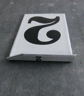 Plaque émaillée ancienne N°2. Indicateur de prix. Pompe à essence ? Gasoil ?  - Photo 1/3