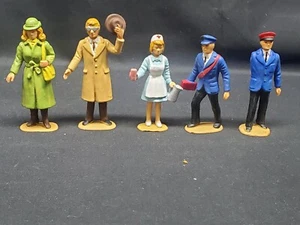 LGB Lot of 5 Figurines Men & Woman G Scale - Picture 1 of 7