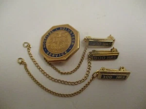 Vintage University of Michigan Hospital Volunteer Service Award Pin 1000 Hours - Picture 1 of 5