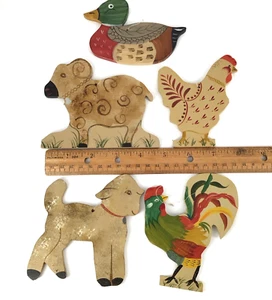 Vintage Lot Bauernhoftiere Schafe Hahn handbemalt Holz Ornamente von Teresa Skoog - Bild 1 von 8