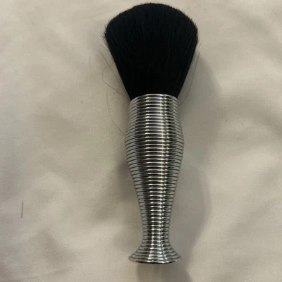 Models Prefer Goat Hair Silver Spiral Springy Powder Blush Bronzer Makeup Brush - Image 1 of 4