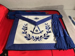 Grembiule Massonico Past Master Pelle di Agnello Seta Nastro Nappa e Custodia Protettiva - Foto 1 di 22