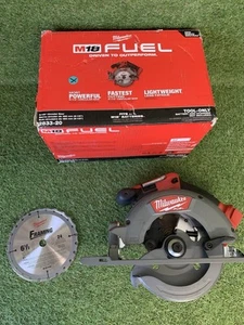(Piezas o reparación) Milwaukee 2833-20 M18 COMBUSTIBLE 18V sin escobillas 6-1/2 pulg. Circular - Imagen 1 de 3