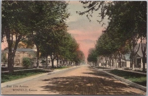 Vintage 1912 Winfield, Kansas Postkarte "East 11th Avenue" Albertype handkoloriert - Bild 1 von 2