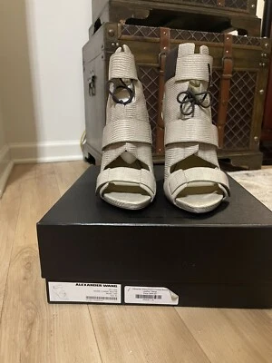 New Alexander Wang Noemi Combat Open Toe Booties Size 40 - Imagem 1 de 4