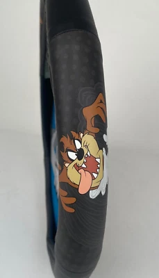 Cubierta de volante Warner Bros. Taz Attitude auténtica y con licencia  Foto 1 de 4