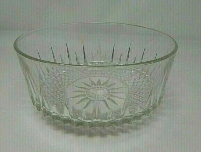 VINTAGE ARCOROC FRANCE SERVING SALAD BOWL CRYSTAL CLEAR GLASS STARBURST 9" INCH - Image 1 of 4