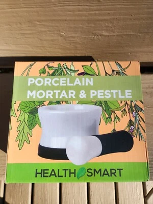 Mortero y mortero de porcelana HEALTHSMART™ con base de silicona negra Foto 1 de 3