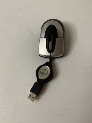 Targus Retractable Wired Laser Mouse (AMU18US) - Image 1 of 4