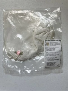 Vintage Baby Christening Bonnet / Bride's Wedding Hankie Keepsake Pink Flower - Picture 1 of 4