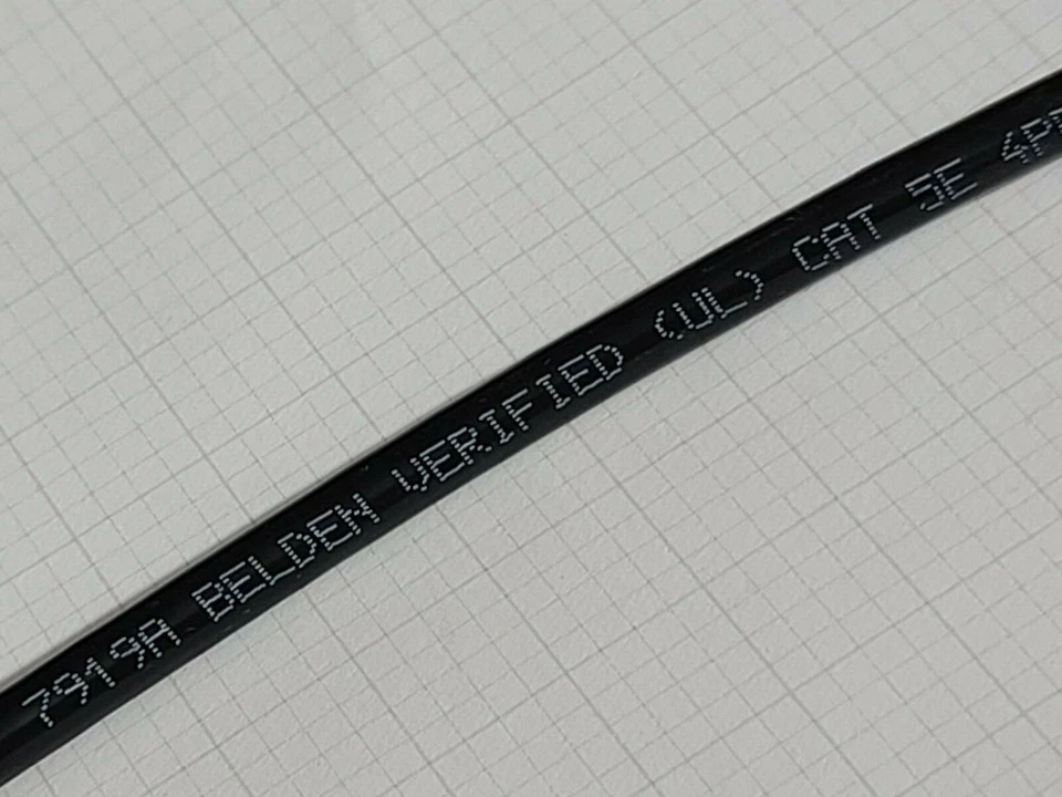 Cable de red industrial blindado Belden 7919A 24/4P F/UTP CAT5e DataTuff/50 pies Foto 1 de 4