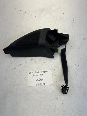 Cubierta de moldura de panel de esquina de puerta delantera izquierda Volkswagen Jetta Wagon 2011-2014 OEM. Foto 1 de 4