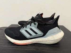 Adidas UltraBoost 22 Sneaker Herren 10,5 Schwarz Rot Magic Grau Laufschuhe Zug - Bild 1 von 10