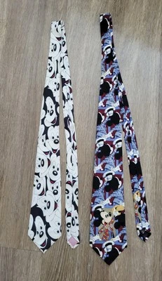 Dos corbatas vintage de Mickey Mouse. Foto 1 de 3