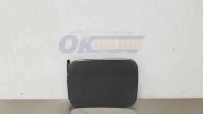 21 INFINITI QX80 LUXE PUERTA DE LLENADO DE COMBUSTIBLE GRIS Foto 1 de 4