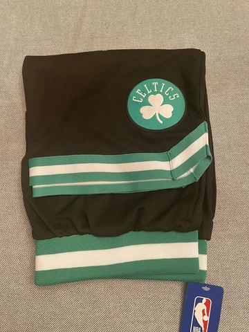 Boston Celtics XL NBA New Shorts Cover