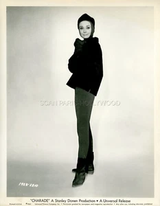 AUDREY HEPBURN CHARADE 1963 VINTAGE PHOTO ORIGINAL - Imagen 1 de 1
