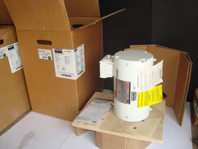 Novo motor de lavagem 1TTB8BH DAYTON 1.5 HP PH 3 volts 230/460 - Imagem 1 de 4