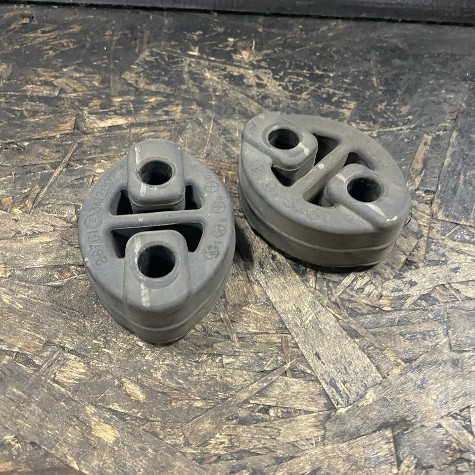 Hyundai Genesis 2010-2016 cupé suspensión de escape montaje de goma fabricante de equipos originales usado Foto 1 de 4