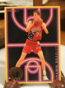1993-94 Fleer First Year Phenoms 76ers Basketball Karte #1 Shawn Bradley - Bild 1 von 2