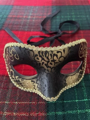 Máscara de baile de mascarada negra y dorada Carnaval Nochevieja Mardi Gras Foto 1 de 3