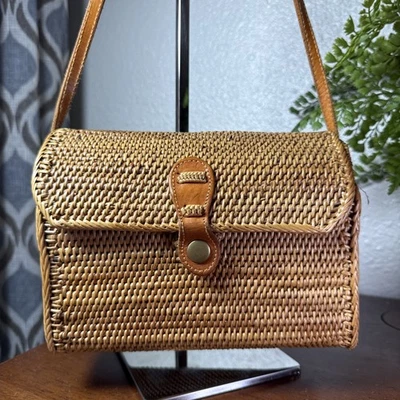 Rattan Crossbody Wicker Bag Purse Floral Lined Leather Trim Boho Straw Bali - Image 1 of 4