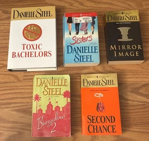 5 Danielle Steel Books Sisters, Toxic Bachelors, Mirror Image, Second Chance, Bu - Picture 1 of 4