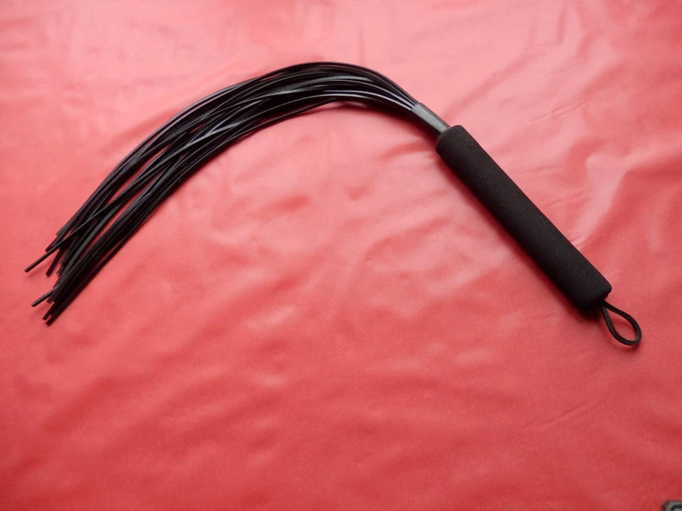 Handmade genuine leather cat-o'-nine tail flogger BDSM fetish bondage sex whip.
