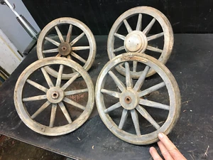 Antiguo juego de 4 ruedas de carro de cabra de 10,5" de madera de 10 radios - Imagen 1 de 5