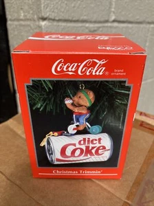 Enesco Ornament - Coca-Cola Series - CHRISTMAS TRIMMIN' - 590932 - 1992 - Picture 1 of 2