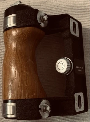 Asahi Pentax Wood  Grip Handle for 6x7 67 67II Located in the US - Very Good - Image 1 of 4