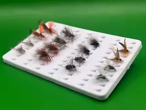 Mosche secche all round Ultimate Mini set 16 senza spine pesca a mosca trota taglie miste - Foto 1 di 3