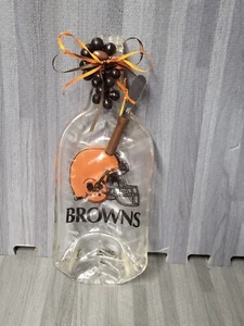⭐⭐⭐⭐⭐  NFL Cleveland Browns Flat Melted Glass Bottle Cheese/Cracker Serving Tray - Picture 1 of 7