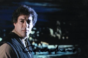 BLAKE'S 7/HAMMER HORROR: GARETH THOMAS SIGNED 6x4 ACTION PHOTO+COA - Picture 1 of 1