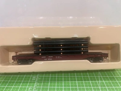 Bachmann Silver Series HO 18923 Flat Car W/ Pipe Load Union Pacific - New In Box - Image 1 of 4