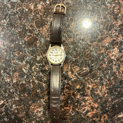 Reloj Prestige by Waltham Hombre Fácil Lectura 33mm Fecha Correa Cuero *No Probado Foto 1 de 4