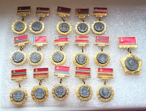 Coats of arms and flags of the USSR Complete Set 16 RARE USSR Soviet badges pins - Picture 1 of 11