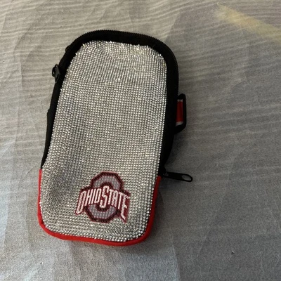 Usado en excelente estado. Brazalete Ohio State Buckeyes con diseño similar a diamantes de imitación. Foto 1 de 4