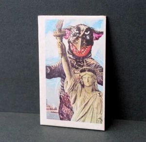 Menko Monster Touristen - Wortlaube an Freiheitsstatue Sammelkarte Yokopro 1972 - Bild 1 von 5