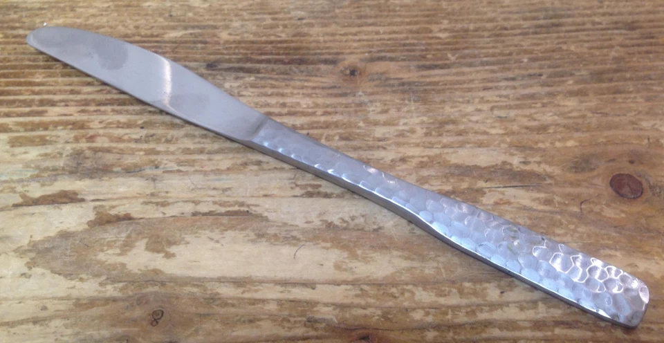 Plymouth Cove Hammered Rogers Stanley Roberts Stainless 1 Mod Solid Dinner Knife - Image 1 of 1